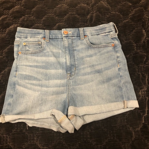 American Eagle High Waisted Shorts Size 10